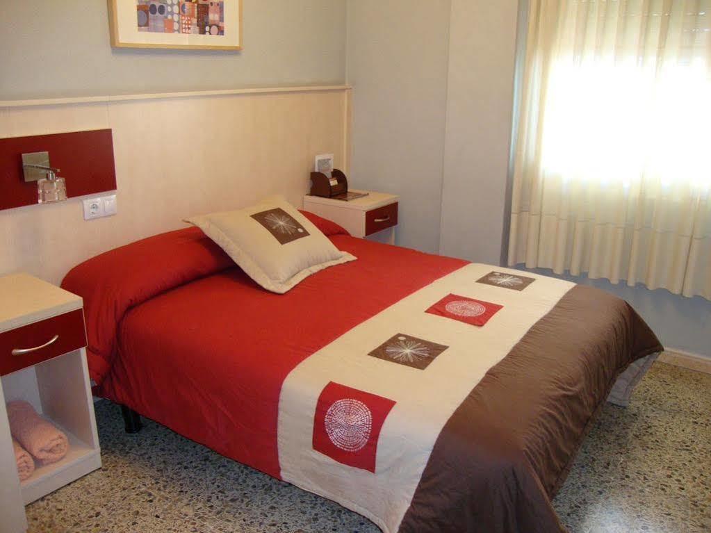 Hostal Бадалона Екстер'єр фото
